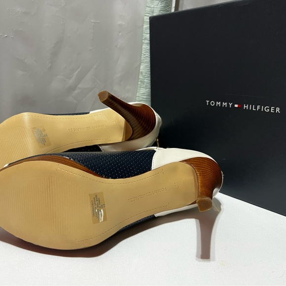NWOT Tommy Hilfiger Platform Sandal - Picture 4 of 8